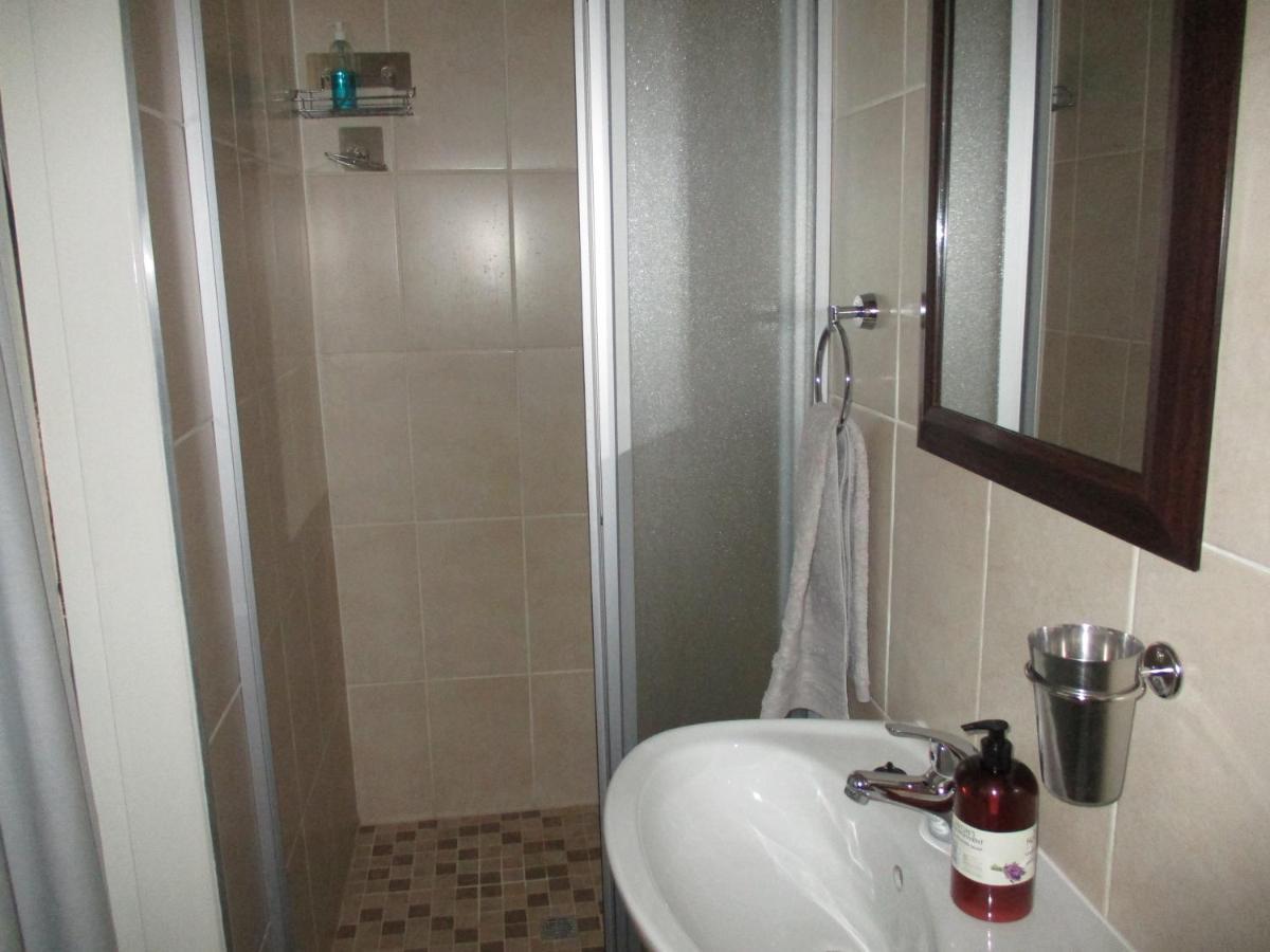 White Rose Guest House Vanderbijlpark Dış mekan fotoğraf