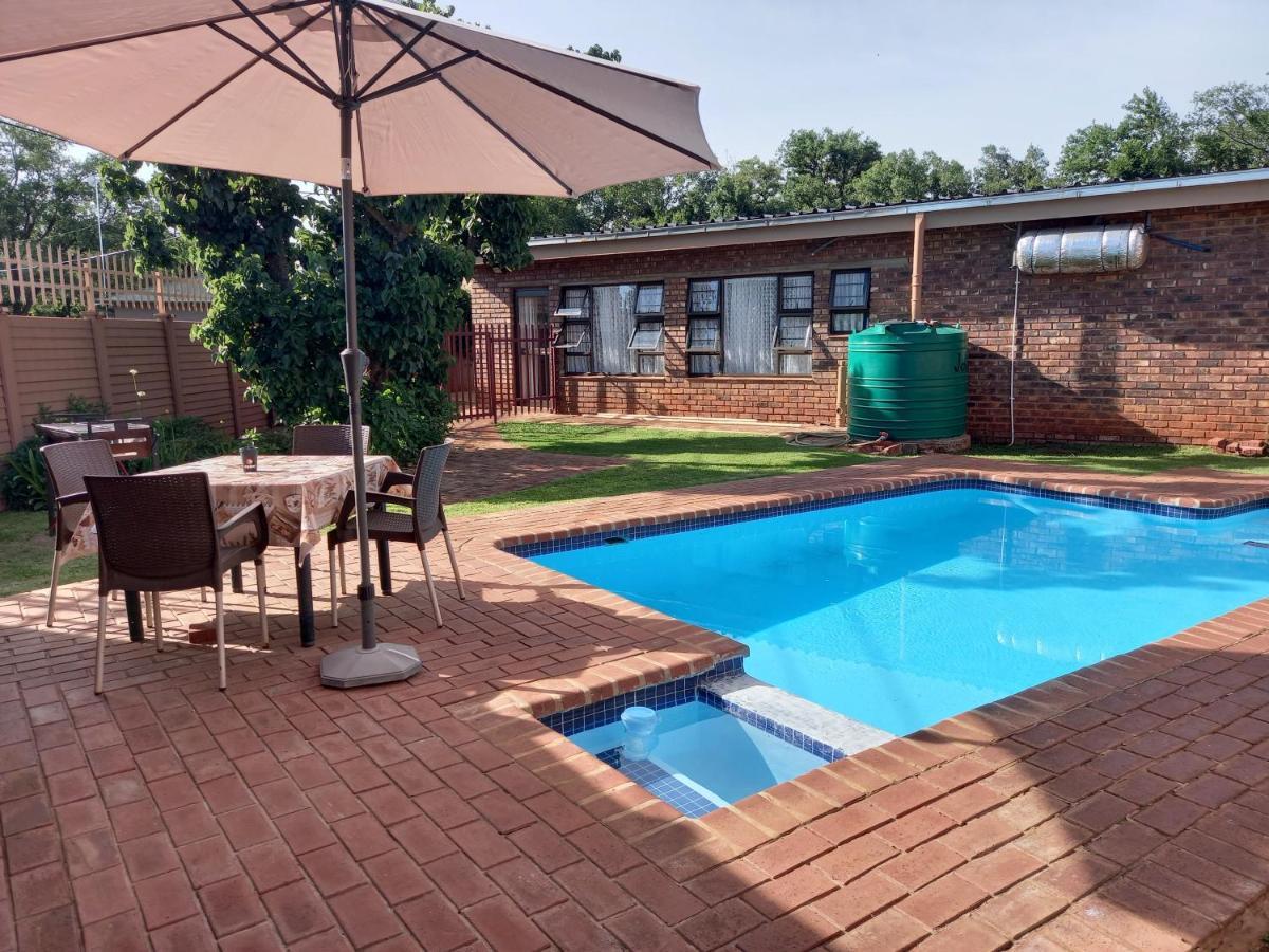 White Rose Guest House Vanderbijlpark Dış mekan fotoğraf
