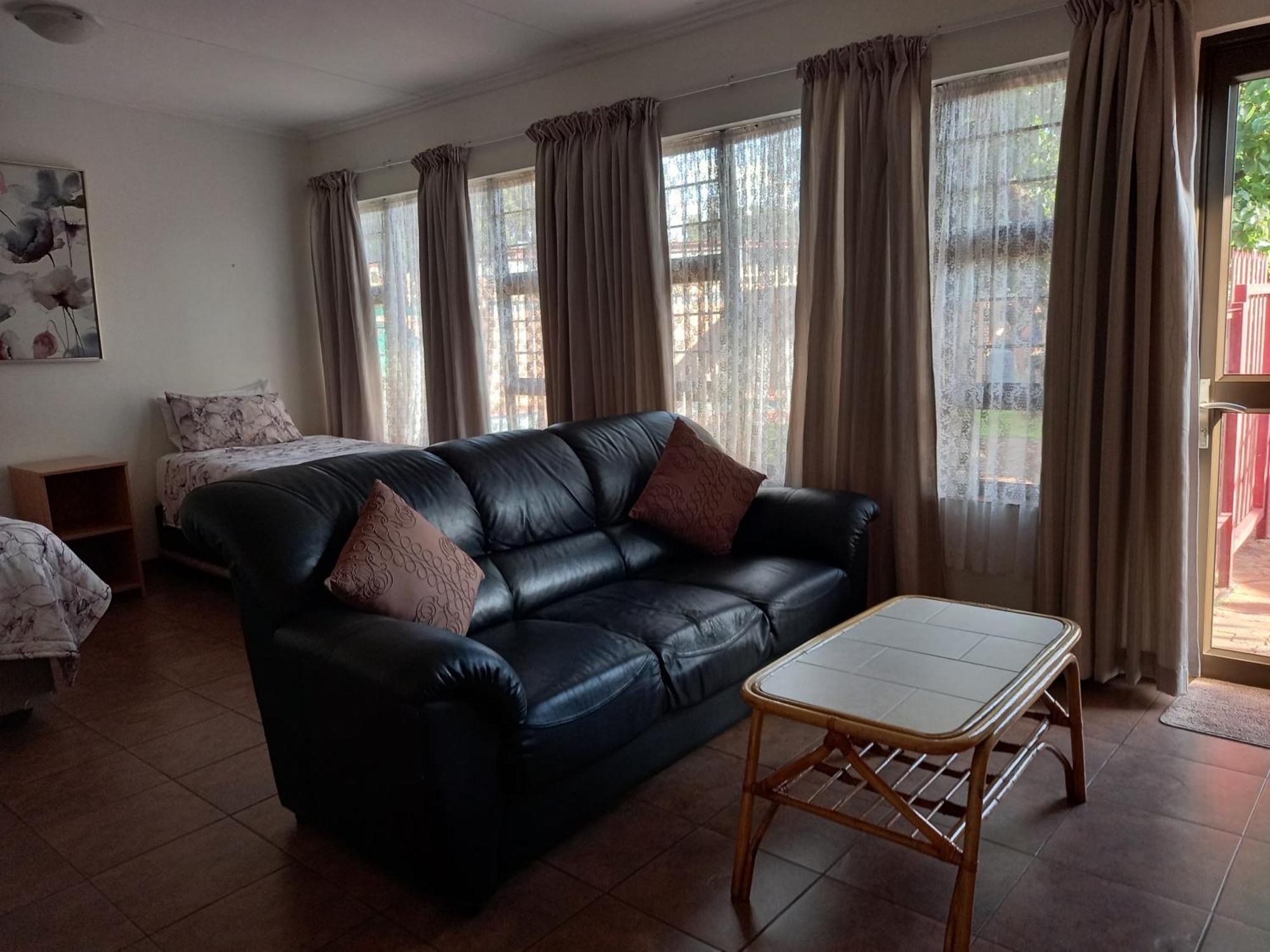 White Rose Guest House Vanderbijlpark Oda fotoğraf