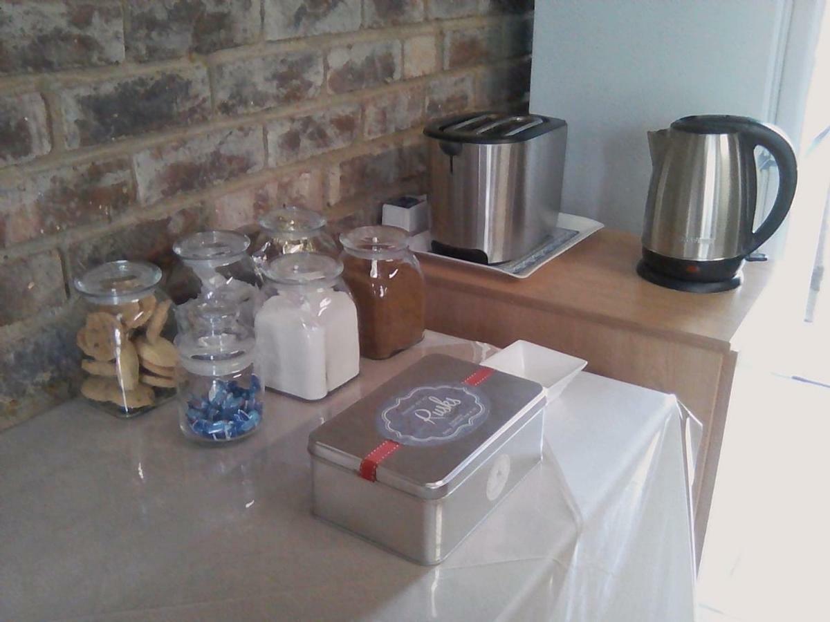 White Rose Guest House Vanderbijlpark Dış mekan fotoğraf